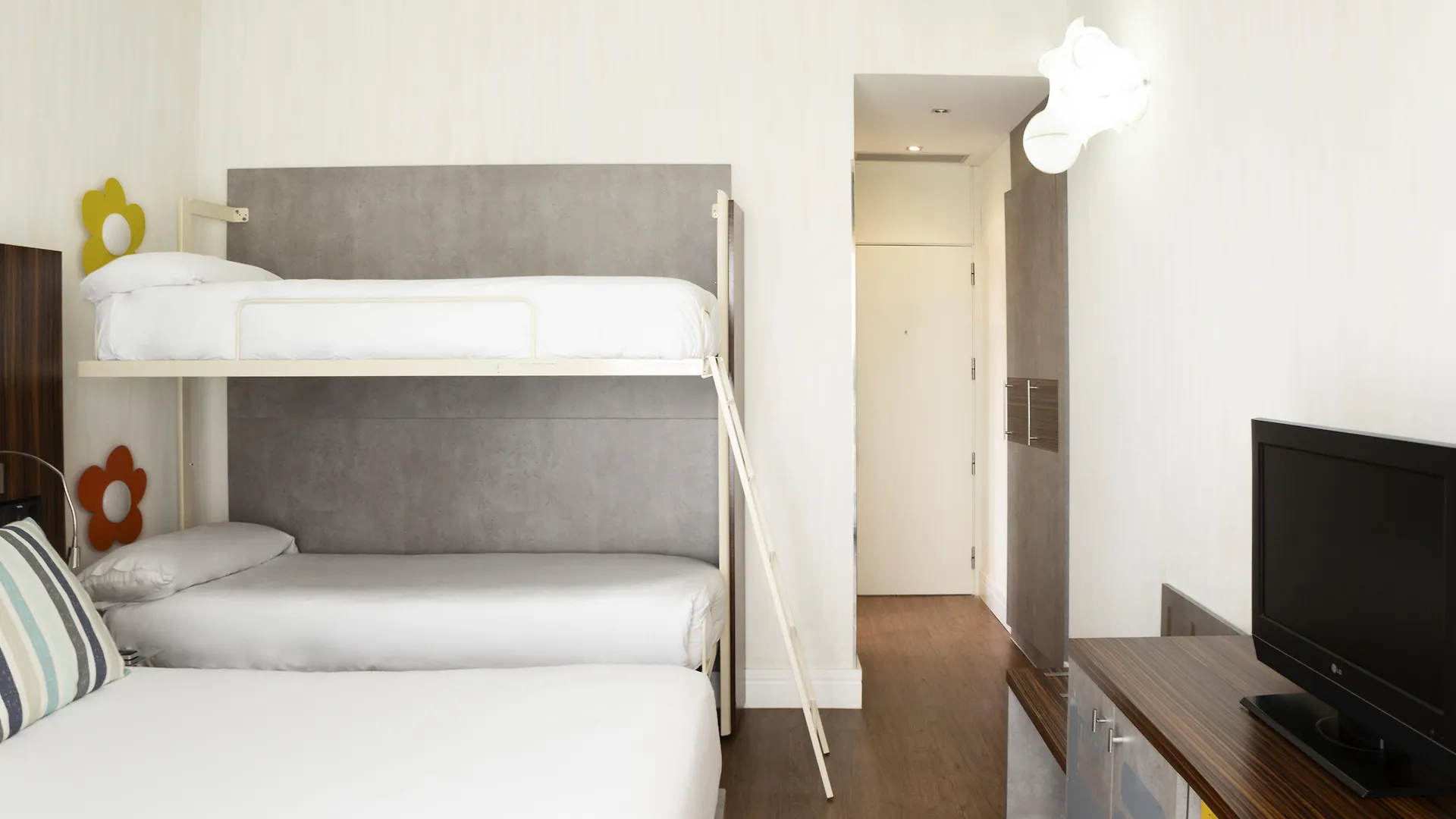 *** Отель Petit Palace Tamarises Гечо Испания