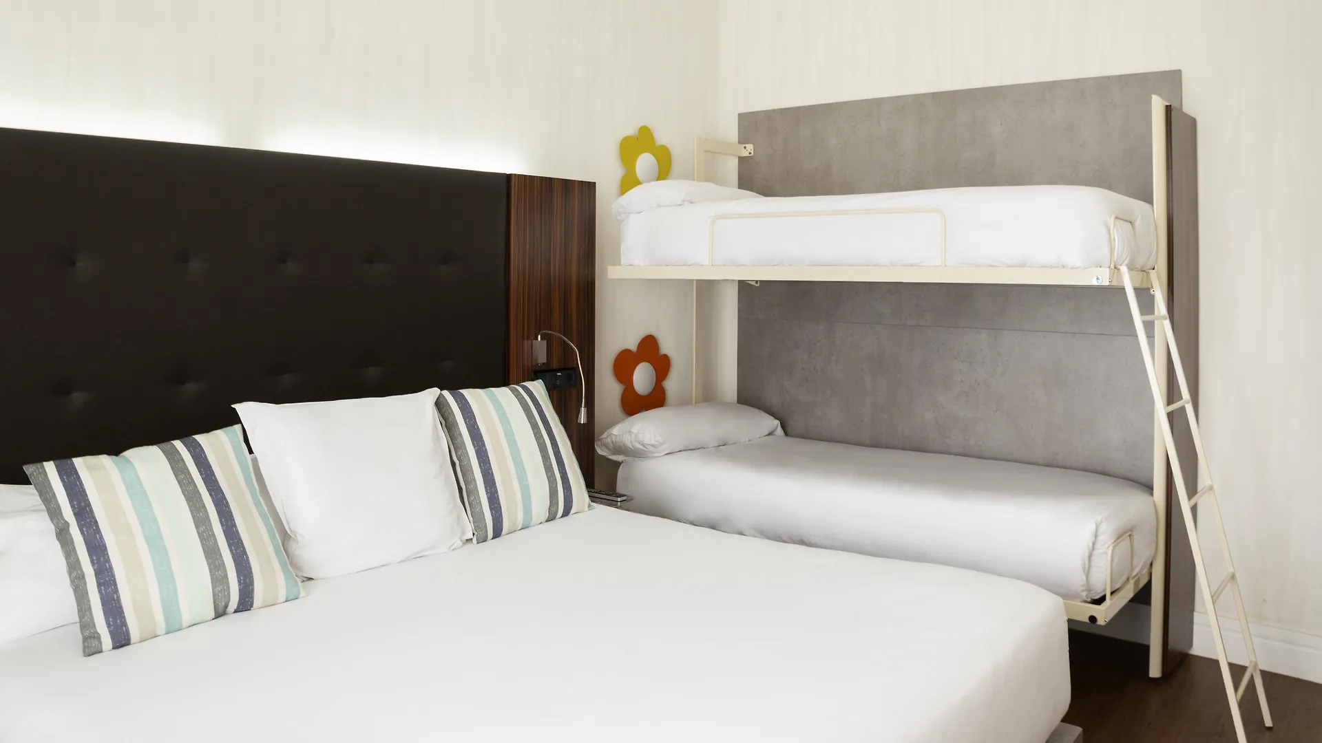 Отель Petit Palace Tamarises Гечо